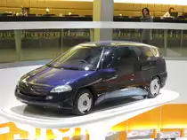 Mercedes-Benz F100 fotografiert im Mercedes-Benz Museum am 30.11.2012