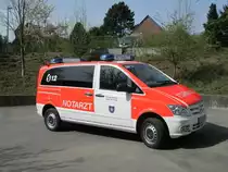 Notarzteinsatzfahrzeug (NEF) des kommunalen Rettungsdienst der Stadt Nettetal

Technische Daten:

Mercedes Benz 
Vito AF
Ausbau durch die Firma WAS
Automatikgetriebe
Ausstattung:

EKG/Defibrillator Corpuls C3
Beatmungsgerät Dräger Oxylog 1000
Absaugpumpe Weinmann Accuvac Rescue
Notfallkoffer für Erwachsene
Notfallkoffer für Kinder
Am 30.03.14 von mir in Nettetal zecks Termin fotografiert worden