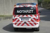 Notarzteinsatzfahrzeug (NEF) des kommunalen Rettungsdienst der Stadt Nettetal Technische Daten: Mercedes Benz Vito 116 CDI 4x4 Ausbau durch die Firma WAS Automatikgetriebe permanenter Allradantrieb Ausstattung: EKG/Defibrillator Corpuls C3 Beatmungsgerät Medumat Transport Absaugpumpe Weinmann Accuvac Rescue Kompressorkühlschrank Wärmefach Notfallkoffer für Erwachsene Notfallkoffer für Kinder Sondersignalanlage	 Warnbalken Hänsch DBS 4000 LED Frontblitzer Hänsch Sputnik SL Warnanlage Hänsch Typ 620 Druckkammerlautsprecher Hänsch DKL 600 Kompressorhörner Max Martin 2298 GM Heckwarnsystem Hänsch effekta RWS 40 pico LED Zwecks Foto Termin ist am 6.4.2014 von mir in Nettetal fotografiert worden