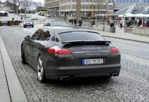 Porsche Panamera am 09.04.14 in Stavanger