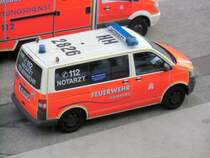 VW T5 am 12.04.14 in Hamburg als NEF der Feuerwehr.