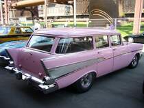 Profilansicht eines Chevrolet Bel Air Beauville Station Wagon des Jahrganges 1957. Oldtimertreffen Kokerei Zollverein am 04.05.2014.