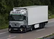 MB Actros MP2 1846 von Saare Gaas aus Estland ist am Abend des 26.06.2013 auf der A6 bei Wolpertshausen Richtung Westen unterwegs.