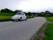 VW-Käfer nimmt bei der Maiausfahrt des NFC-Ried teil; 140501