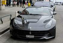 Ferrari F12, aufgenommen in Genf am 15.03.2014