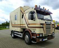 Scania 143M Zugmaschine mit 450PS, gesehen zur Freiburger Messe, Mai 2014