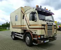 Scania 143M Zugmaschine mit 450PS, gesehen zur Freiburger Messe, Mai 2014