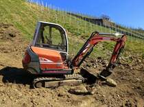 Neuson SLR, Kleinbagger bei Arbeiten im Weinberg, Mrz 2014