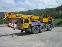 Liebherr Teleskopkran auf einem Rastplatz bei Smederevo Serbien (09.05.2014)