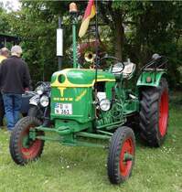 Deutz D18 steht bei der Oldtimeraustellung in Fulda-Edelzell, Mai 2014