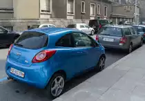 Ford KA in einer freundlichen blauen Farbe. Foto: 15.03.2014.