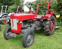 MF 25 steht bei der Oldtimerausstellung in Fulda-Edelzell, Mai 2014