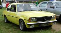 Opel Ascona 1.6 steht bei der Oldtimerausstellung in Fulda-Edelzell, Mai 2014