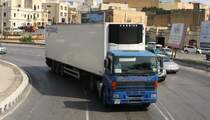 DAF Leyland 85 Sattelzug im Kreisverkehr in La Valetta auf Malta am 12.5.2014.