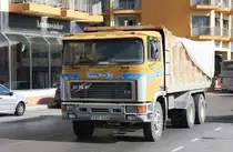 ERF E 10 325 am 12.5.2014 auf der Küstenstraße in Qawra auf Malta.