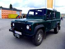 LAND-ROVER,DEFENDER mit eingebauter Frontseilwinde; 140422