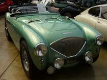 Replica eines Austin Healey 100 GT aus dem Jahr 1954. Drei dieser Healey 100 GT nahmen im Jahr 1954 an der Mille Miglia teil. Nach dem Rennen verschwanden die Fahrzeuge. 1964 wurde dieser Healey nach Originalplänen wieder aufgebaut. Der 3.0l Motor leistet 186 PS. Classic Remise Düsseldorf am 25.05.2014.