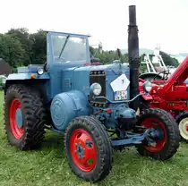 Ursus steht im Juni 2014 beim Oldtimertreffen an der Ebersburg