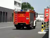 IVECO/Magirus TLF 16/25 (Florian 4-22-1) der Feuerwehr Hanau Großauheim am 01.06.14 am Tag der Offenen Tür 