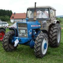 Ford 4000, ausgestellt an der Ebersburg im Juni 2014