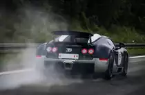 Bugatti Veyron GrandSport waehrend der Bugatti Grand Tour auf der A95 am 30.5.14