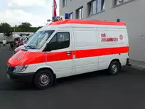 Mercedes Benz Sprinter der Johanniter am 01.06.14 beim Tag der Offenen Tür der Feuerwehr Hanau Mitte