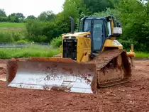 CAT D6N steht an der MIDAL-Trasse in der Gemarkung von 36100 Petersberg-Marbach, Juni 2014