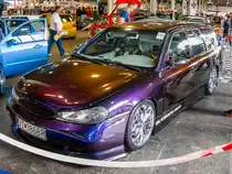 Zweite generation des Ford Mondeo gut getunert. Foto: Auto Motor und Tuning Show März 2013