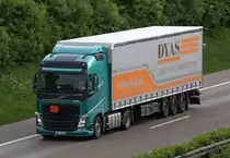 Volvo FH 500 von  Dyas  aus Tschechien unterwegs auf der A6 bei Crailsheim, 06.05.2014