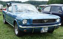 Ford Mustang ausgestellt beim Oldtimertreffen an der Ebersburg im Juni 2014