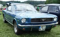 Ford Mustang ausgestellt beim Oldtimertreffen an der Ebersburg im Juni 2014