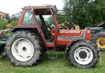 Fiat DT 85-90 steht bereit zur nächsten Vorführung bei der Oldtimerveranstaltung an der Ebersburg im Juni 2014