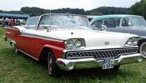 Ford Fairlaine Skyline 500, Bj. 1959, V8, 345 PS, steht bei der Oldtimerausstellung an der Ebersburg, Juni 2014