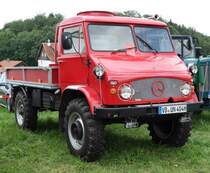 Unimog 404 steht bei der Oldtimerausstellung an der Ebersburg, Juni 2014