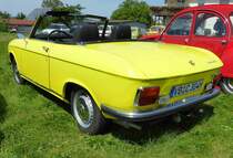 Peugeot 304 Cabrio steht bei der Oldieparade in Fulda-Harmerz, Juni 2014