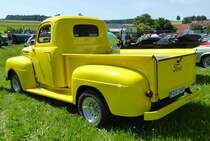 Ford F1 PickUp, 160 Ps, Bj. 1949, steht bei den Oldtimern in Fulda-Harmerz im Juni 2014