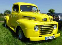 Ford F1 PickUp, 160 Ps, Bj. 1949, steht bei den Oldtimern in Fulda-Harmerz im Juni 2014