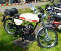 Garelli Sport 40 steht bei den Oldtimern in Fulda-Harmerz im Juni 2014
