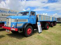 Restaurierter IFA-Lastzug (2-Achs Motorwagen mit 3-Achs Hänger) am 14.06.2014 in Wismar