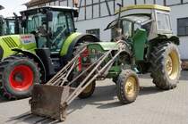 auch ein John Deere gehört zum Fuhrpark, Juni 2014