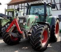Fendt 818 Vario steht für die kommenden Aufgaben bereit, Juni 2014