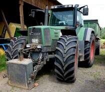Fendt Favorit 824 vom Lohnunternehmen Jehn aus 36100 Petersberg-Böckels, Juni 2014