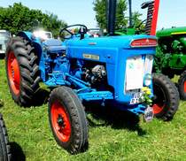 Ford Super Dexta, gesehen bei der Oldieausstellung in Fulda-Harmerz, Juni 2014