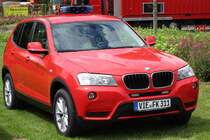 Kommandowagen (KdoW) der Freiwilligen Feuerwehr Kempen, genutzt durch den Wehrführer.

Fahrgestell: BMW X3
Ausbau: Fahrzeugbau Kevelaer GmbH
Baujahr: 2014

Das Fahrzeug ersetzt den Mercedes-Benz C 220 CDi T-Modell.

In Kempen  am 14.06.14 von mir aufgenommen worden