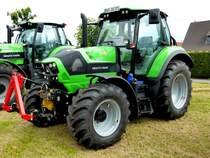 Deutz - Fahr, ausgestellt beim Ortsjubiläum von Unterweisenborn, Juni 2014