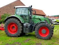 Fendt Vario 936 steht zur Besichtigung beim Ortsjubiläum von Unterweisenborn, Juni 2014