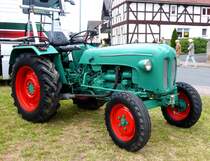 Kramer 350, ausgestellt beim Ortsjubiläum von Unterweisenborn im Juni 2014