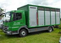 MB Atego, gesehen bei der Kreistierschau des LK Fulda in Petersberg-Melzdorf, Juni 2014