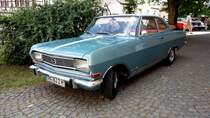 Opel Rekord B Coupe steht bei den Fladungen Classics, Juli 2014