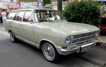 Opel Kadett B L Caravan steht bei den Fladungen Classics im Juli 2014